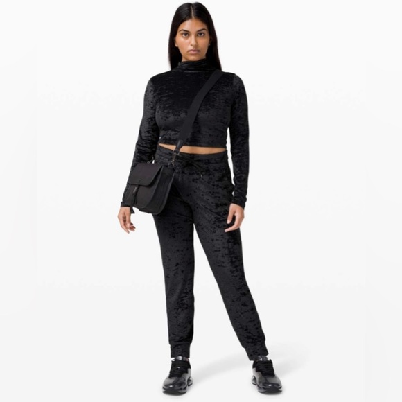 ✨SPECIAL EDITION✨Lululemon All Aligned Mock Neck Long Sleeve *Crushed Velvet BLK - Picture 2 of 7